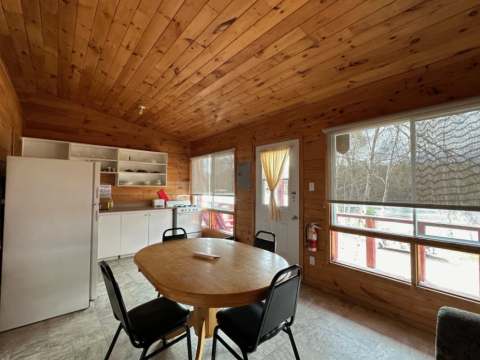 CHALET 9 – Pourvoirie Dorval Lodge