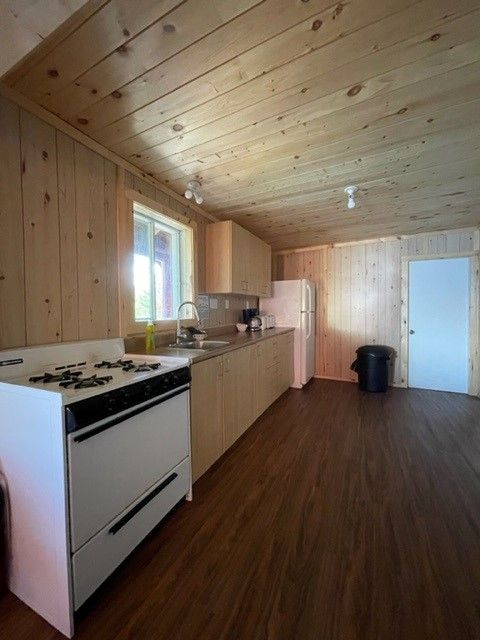 LOG CABIN – Pourvoirie Dorval Lodge