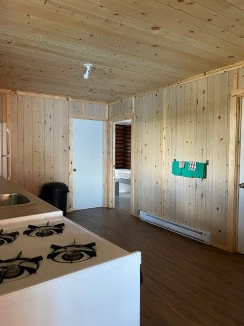 LOG CABIN – Pourvoirie Dorval Lodge