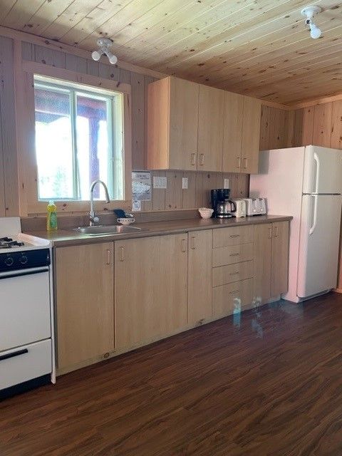 LOG CABIN – Pourvoirie Dorval Lodge
