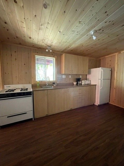 LOG CABIN – Pourvoirie Dorval Lodge