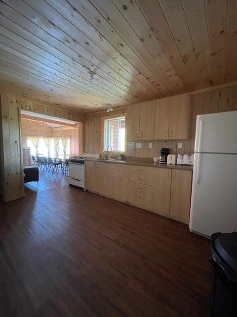 LOG CABIN – Pourvoirie Dorval Lodge