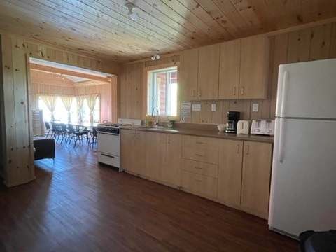 LOG CABIN – Pourvoirie Dorval Lodge
