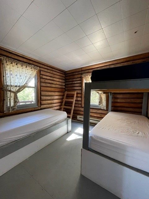 LOG CABIN – Pourvoirie Dorval Lodge