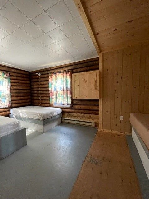 LOG CABIN – Pourvoirie Dorval Lodge