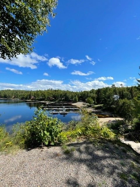 LOG CABIN – Pourvoirie Dorval Lodge