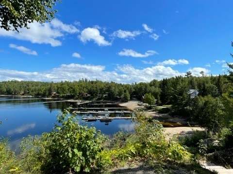 LOG CABIN – Pourvoirie Dorval Lodge