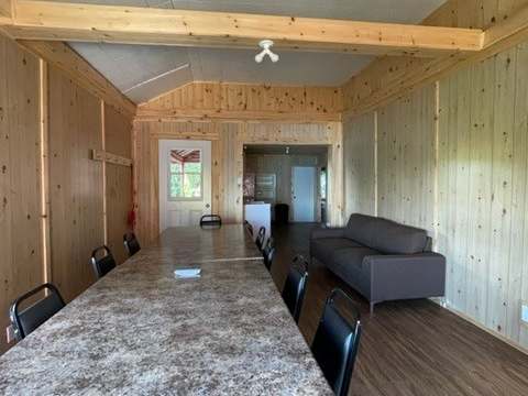 LOG CABIN – Pourvoirie Dorval Lodge