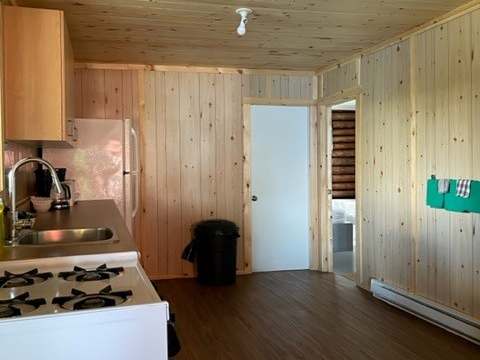 LOG CABIN – Pourvoirie Dorval Lodge