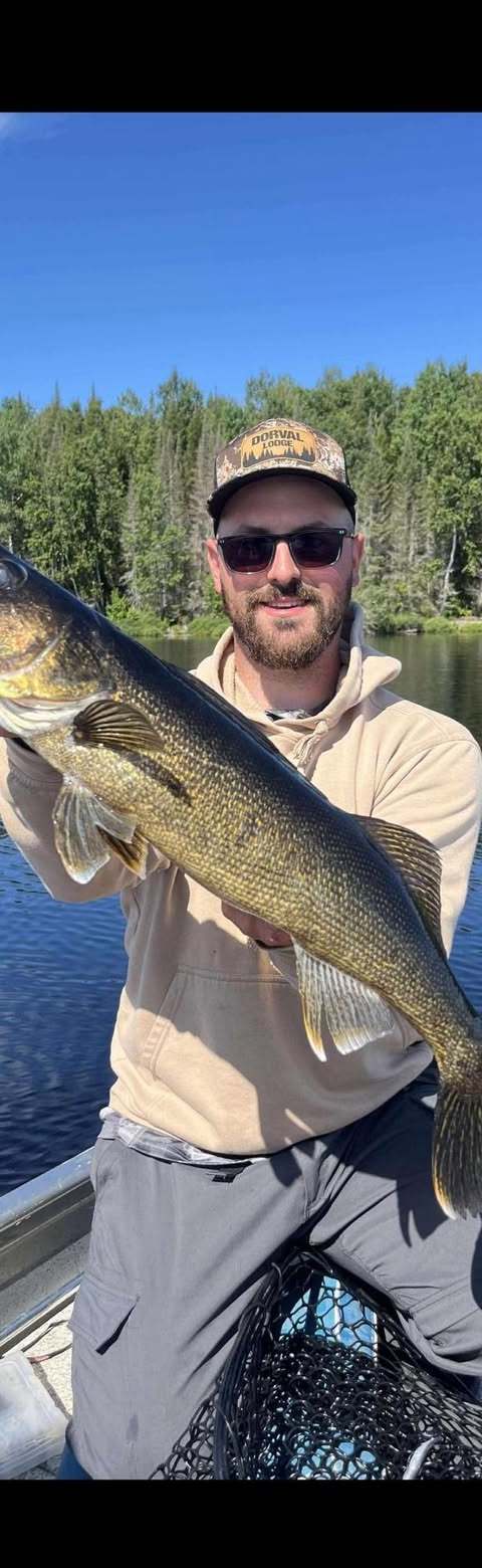 Fishing Walleye at Pourvoirie Dorval Lodge, Abitibi-Témiscamingue, Quebec — photo 2