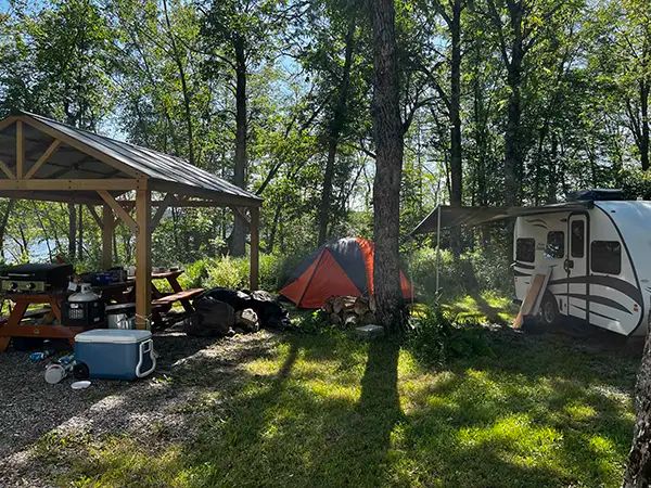Camping le Totem — Escapade Kiamika – Escapade Kiamika