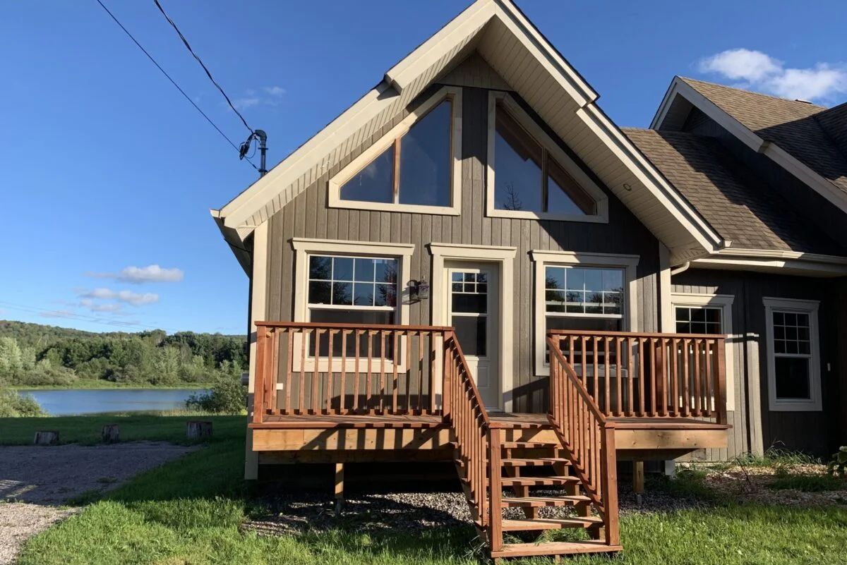 THE FIREFLIES CABIN — Escapade Kiamika – Escapade Kiamika