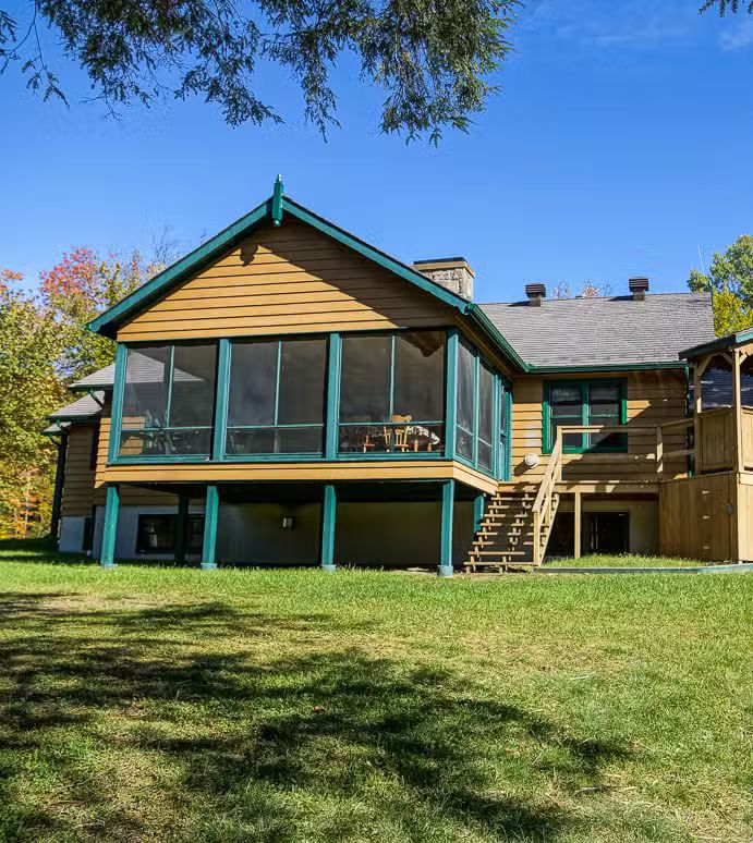 DES PINS CABIN – Kenauk Nature