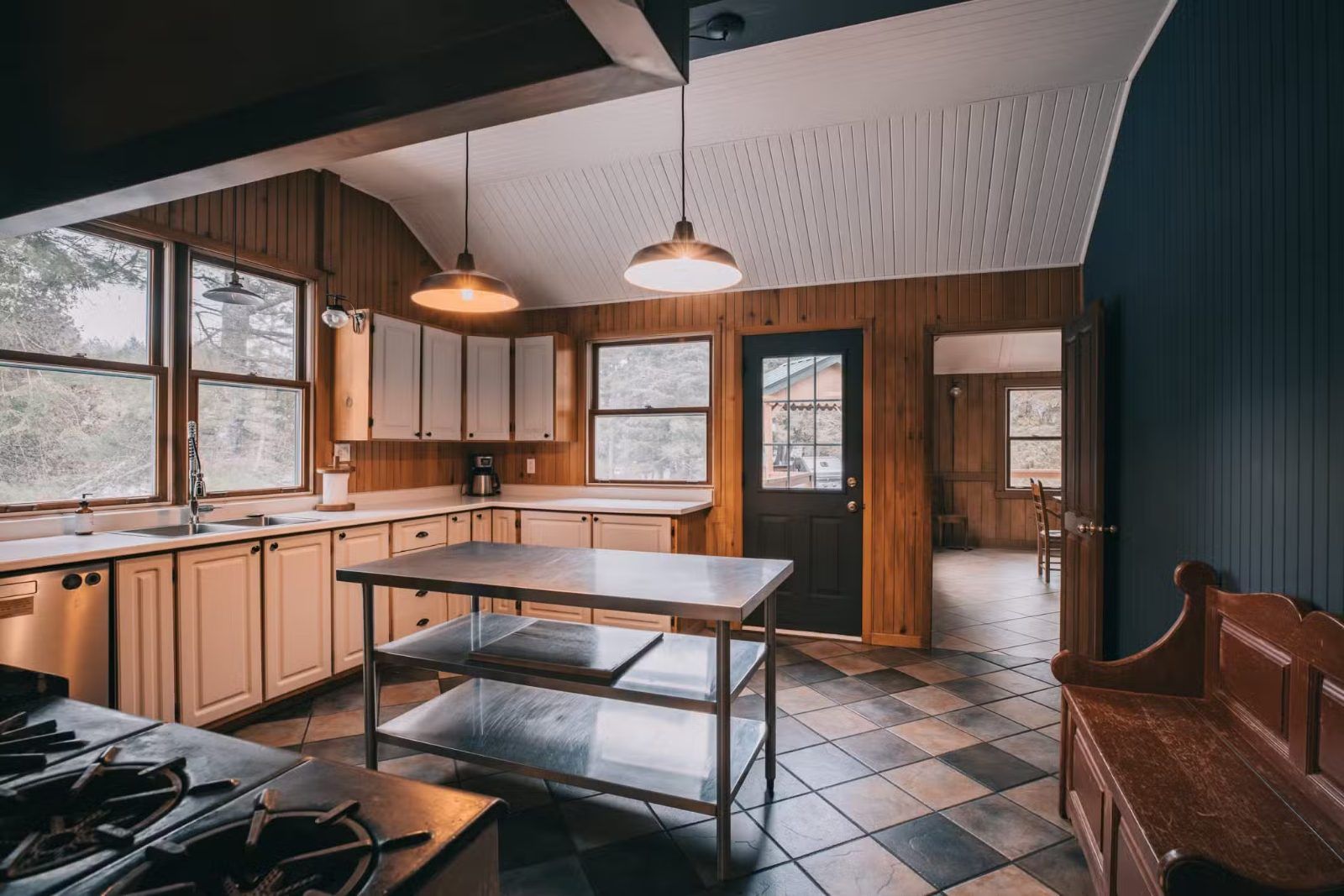 DES PINS CABIN – Kenauk Nature