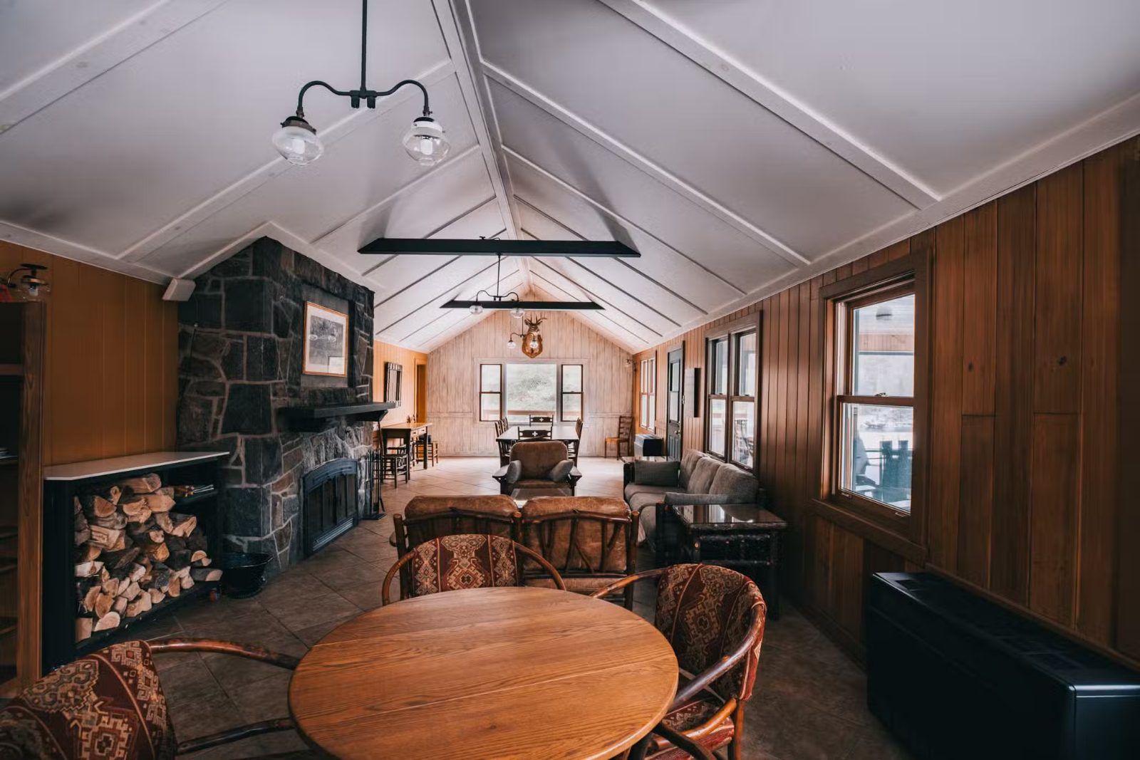 DES PINS CABIN – Kenauk Nature