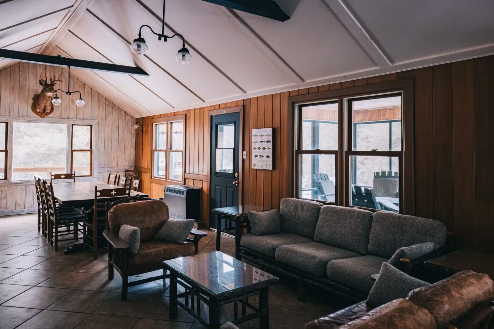 DES PINS CABIN – Kenauk Nature