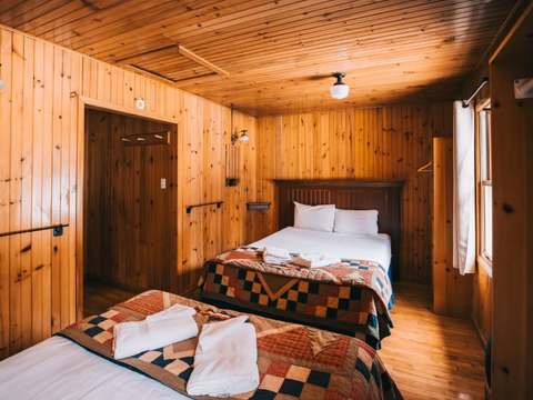DES PINS CABIN – Kenauk Nature