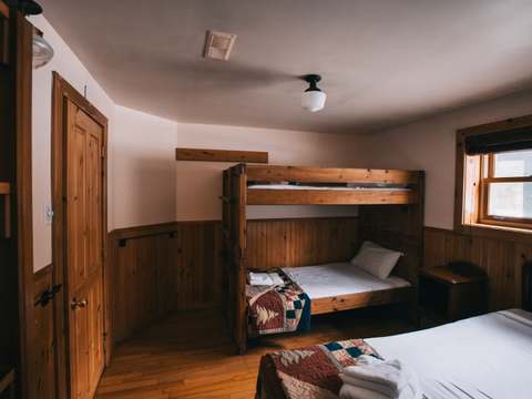DES PINS CABIN – Kenauk Nature