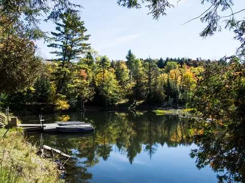 DES PINS CABIN – Kenauk Nature