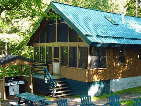 MUSKRAT CHALET – Kenauk Nature