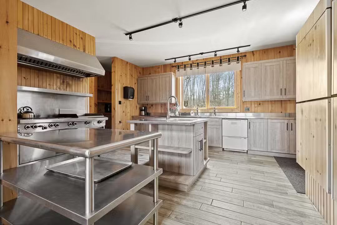 PAPINEAU CABIN – Kenauk Nature