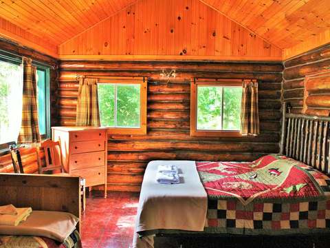 CABIN TRICORNE – Kenauk Nature