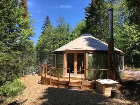 CHALET YOURTE – Kenauk Nature