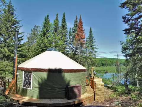 CHALET YOURTE – Kenauk Nature