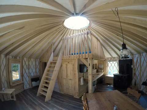 CHALET YOURTE – Kenauk Nature