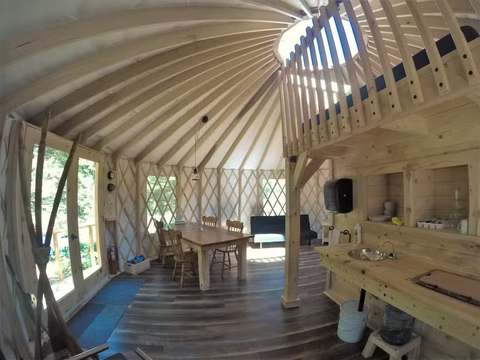 CHALET YOURTE – Kenauk Nature