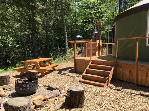 CHALET YOURTE – Kenauk Nature
