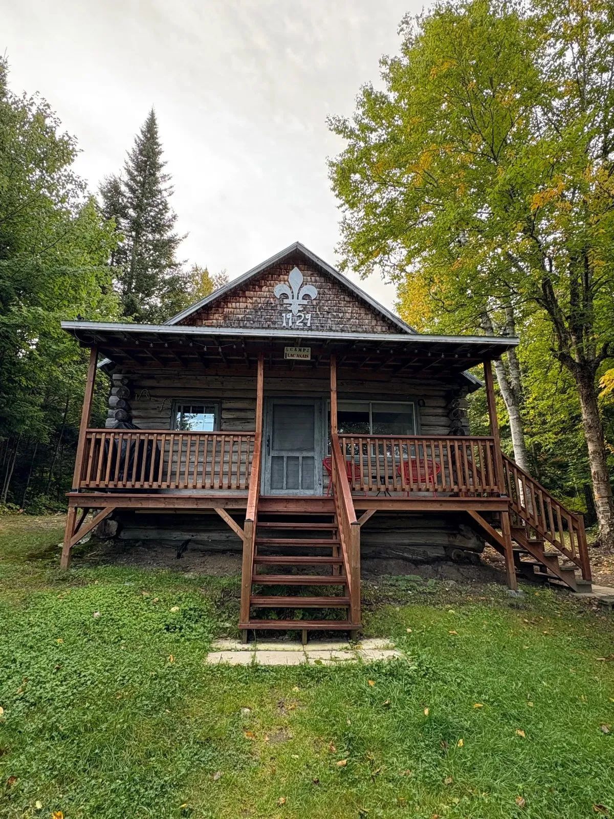 Round-log cabin – Round-log cabin