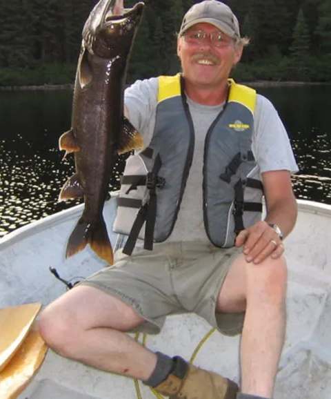 Pêche chez L'Auberge de la Rouge, Côte-Nord, Québec