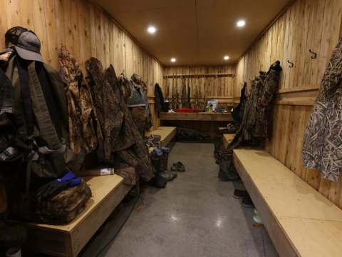 LODGE – La Cache Outfitters