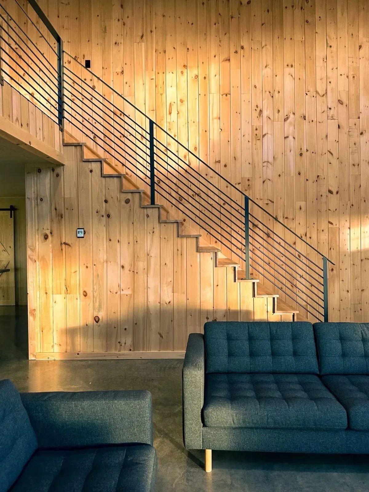 LODGE – La Cache Outfitters