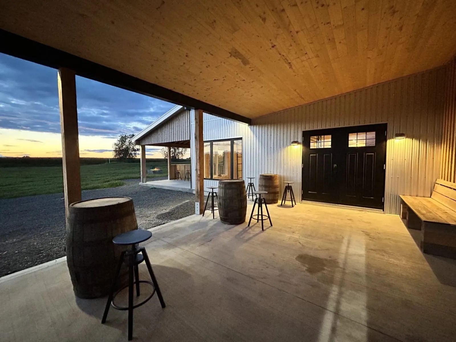 LODGE – La Cache Outfitters