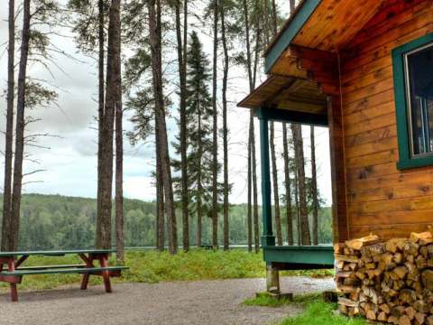 Aigle Cabin – La Pourvoirie Chez Farrar