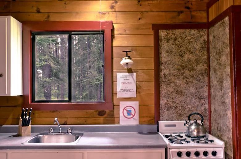 Aigle Cabin – La Pourvoirie Chez Farrar