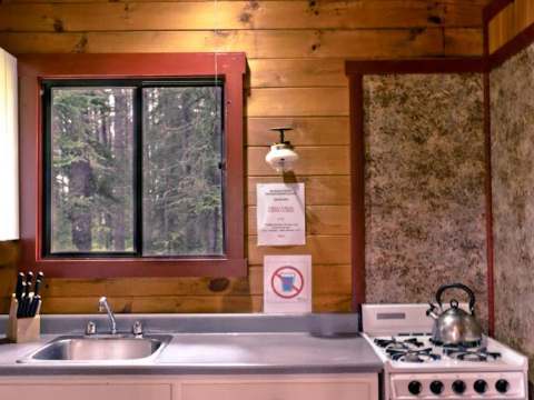 Aigle Cabin – La Pourvoirie Chez Farrar