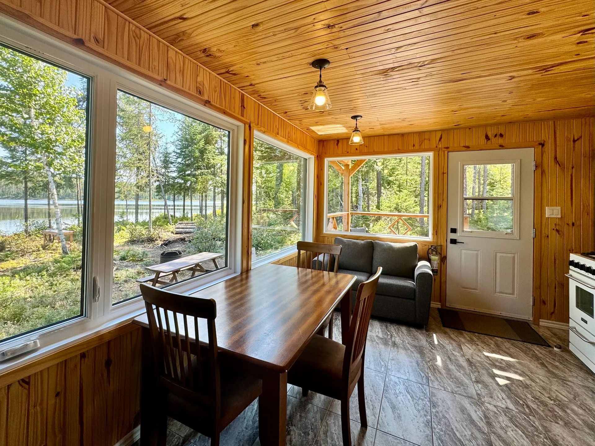 Chalet Apogée — La Pourvoirie Chez Farrar – La Pourvoirie Chez Farrar