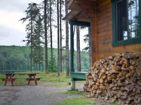 Bec-Scie Cabin – La Pourvoirie Chez Farrar