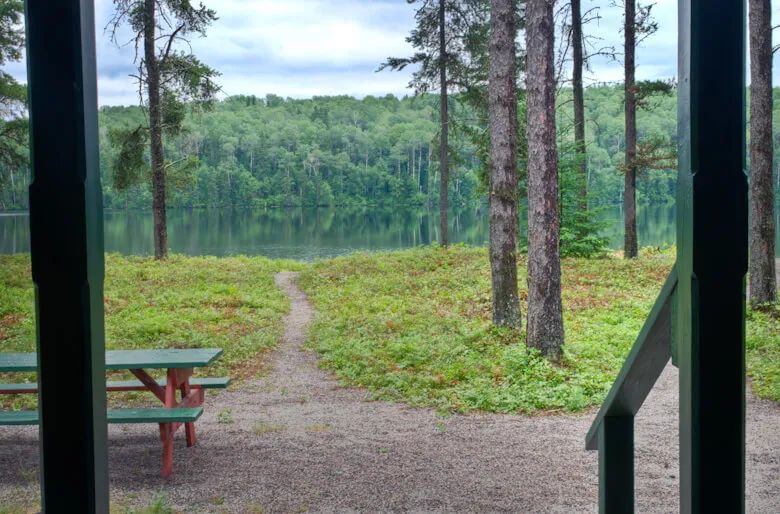 Bec-Scie Cabin — La Pourvoirie Chez Farrar – La Pourvoirie Chez Farrar