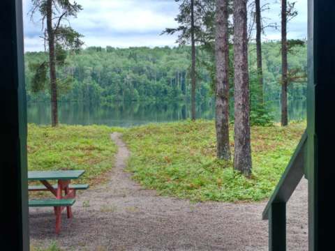 Bec-Scie Cabin – La Pourvoirie Chez Farrar