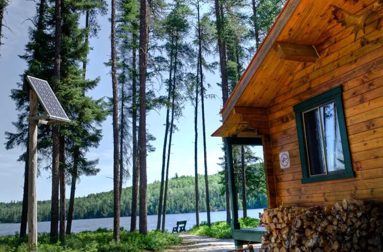 Corbeau Cabin — La Pourvoirie Chez Farrar – La Pourvoirie Chez Farrar