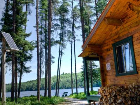 Corbeau Cabin – La Pourvoirie Chez Farrar