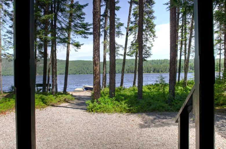 Corbeau Cabin — La Pourvoirie Chez Farrar – La Pourvoirie Chez Farrar