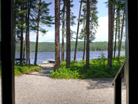 Corbeau Cabin – La Pourvoirie Chez Farrar