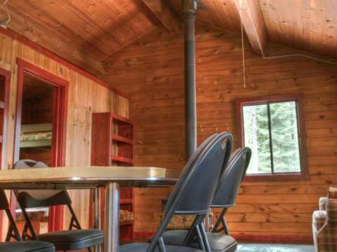 Corbeau Cabin – La Pourvoirie Chez Farrar