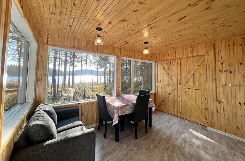 Diamant Cabin — La Pourvoirie Chez Farrar – La Pourvoirie Chez Farrar