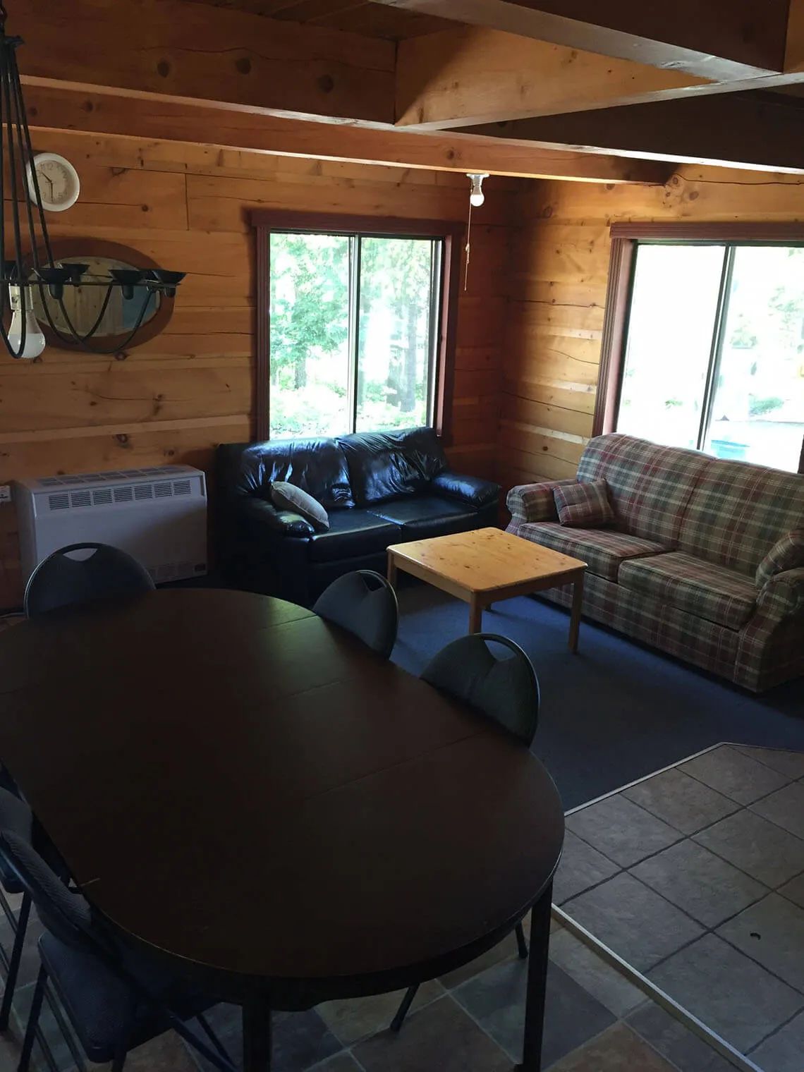 Faucon Cabin – La Pourvoirie Chez Farrar